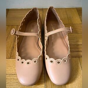Embroidery ballet flat in tan leather